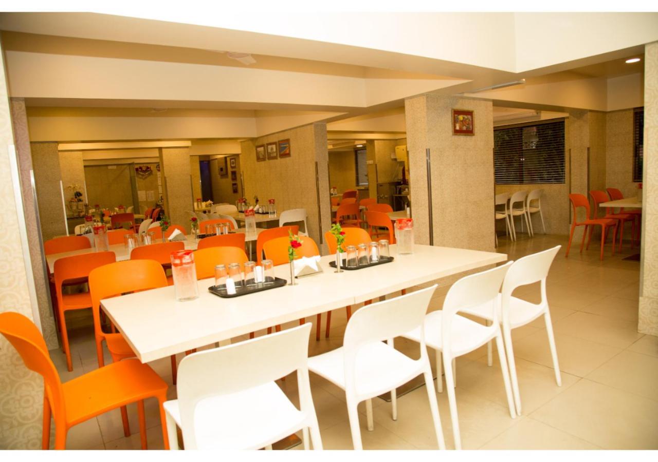 Ashok Deluxe Apartments, Marol Andheri East Мумбаи Экстерьер фото